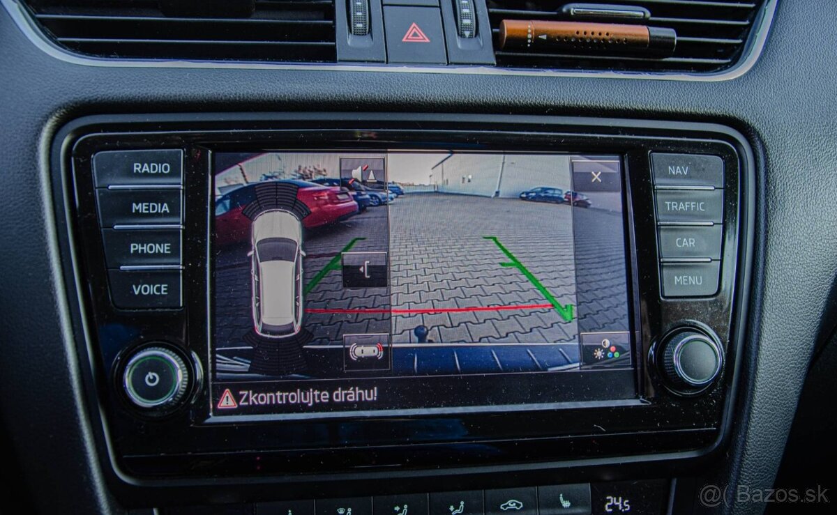 Škoda Octavia Combi SCOUT 2.0 TDI DSG 4x4 - 17