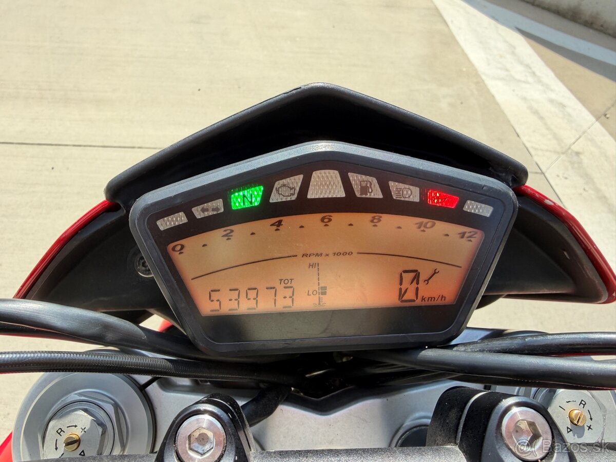 Ducati Hypermotard 796 - 17