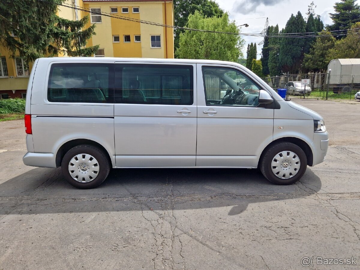 Predám  Volkswagen T5 Caravelle 2.0 TDI 103 KW DSG 140000 km - 17