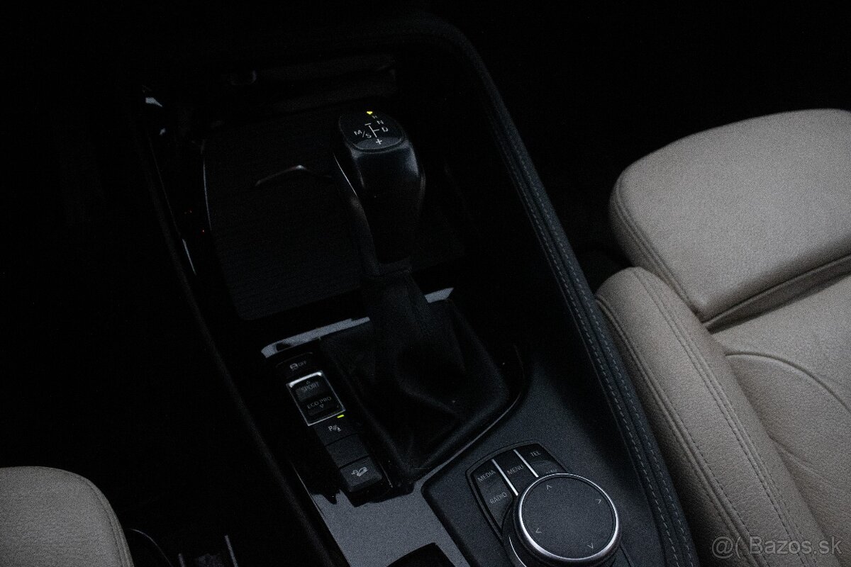 BMW X1 xDrive18d xLine, 110kW (2017) - 17