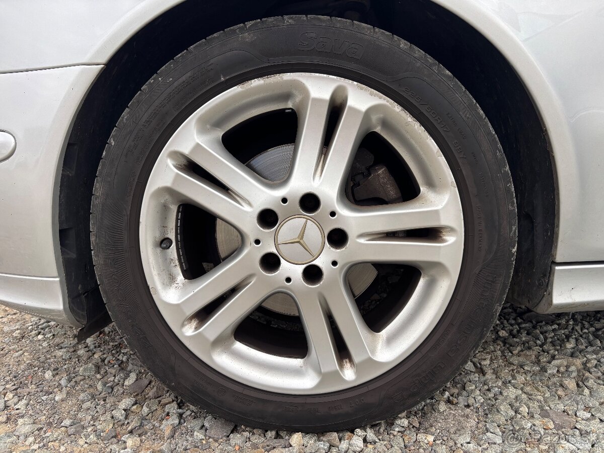 Mercedes-Benz E trieda Kombi 220 CDI Avantgarde A/T - 17