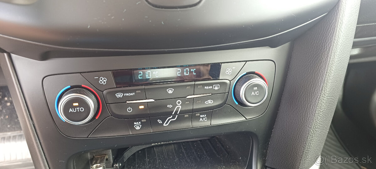 Ford Focus 1.6 benzín - 17