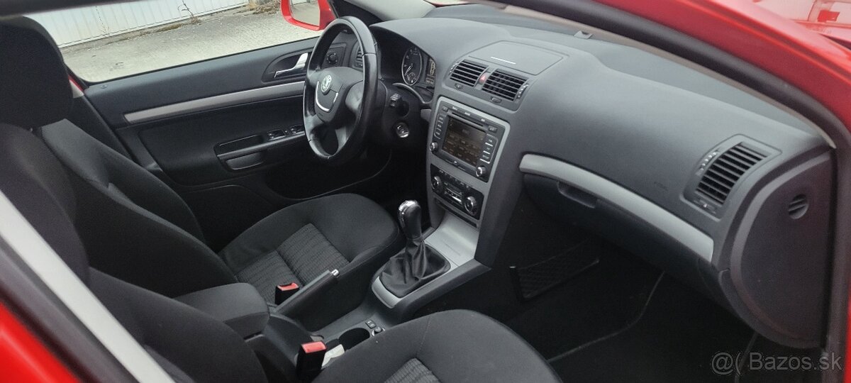 Škoda Octavia 2 sedan 1.6 75kw MT5 - 17