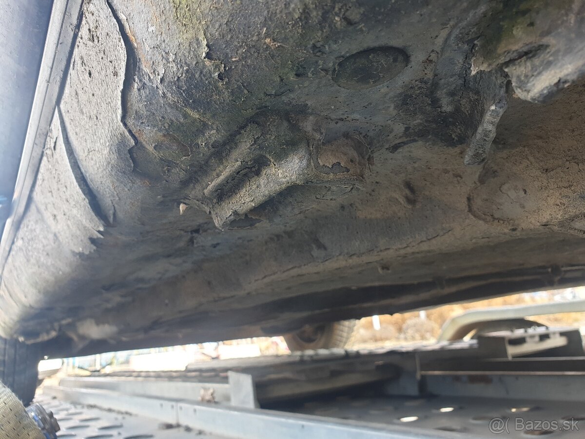 Audi 100 c3 doutník sedan 5V 2.3 benzín - 17