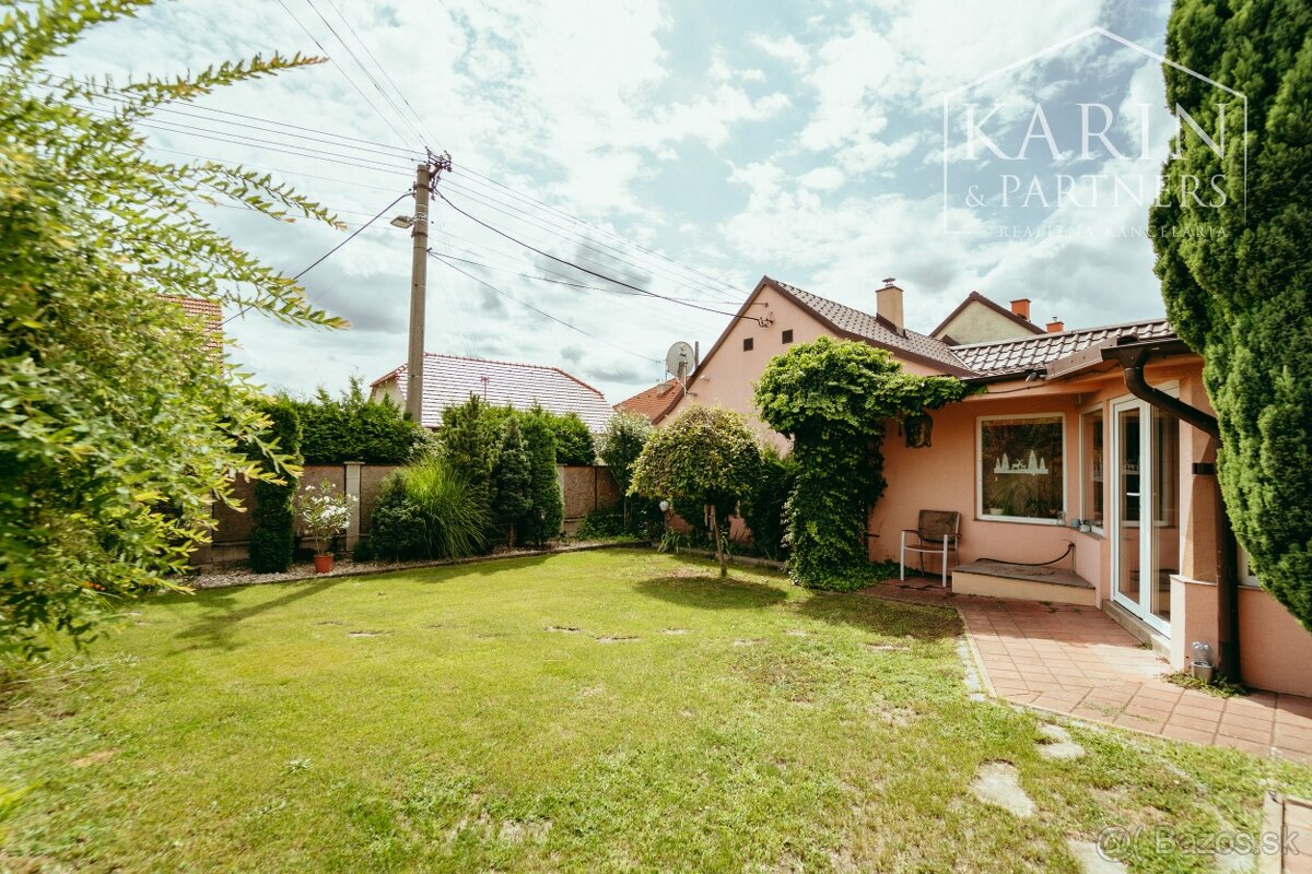 REZERVOVANÉ:3i rodinný dom po rekonštrukcii s krytou terasou - 17