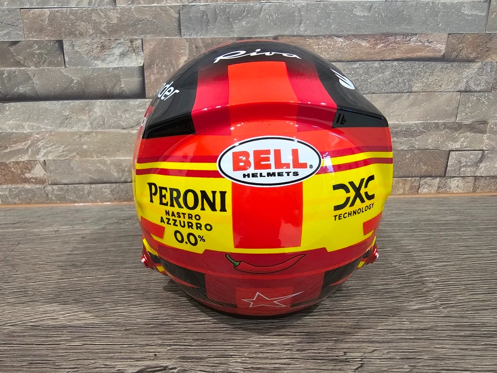 HELMY Ferrari 1:2 Leclerc -orig.podpisy,Sains Vettel - 17