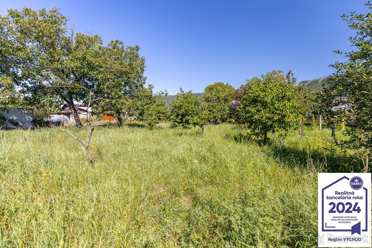 REZERVOVANÝ Rodinný dom v srdci obce Dvorníky - Včeláre - 17