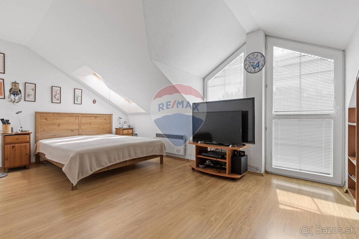 NA PREDAJ : Rekreačný dom 108 m2, pozemok 817 m2, Nová Dedin - 17