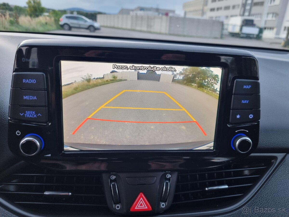 Hyundai i30 Combi 1.4 Benzín 74kw - 17