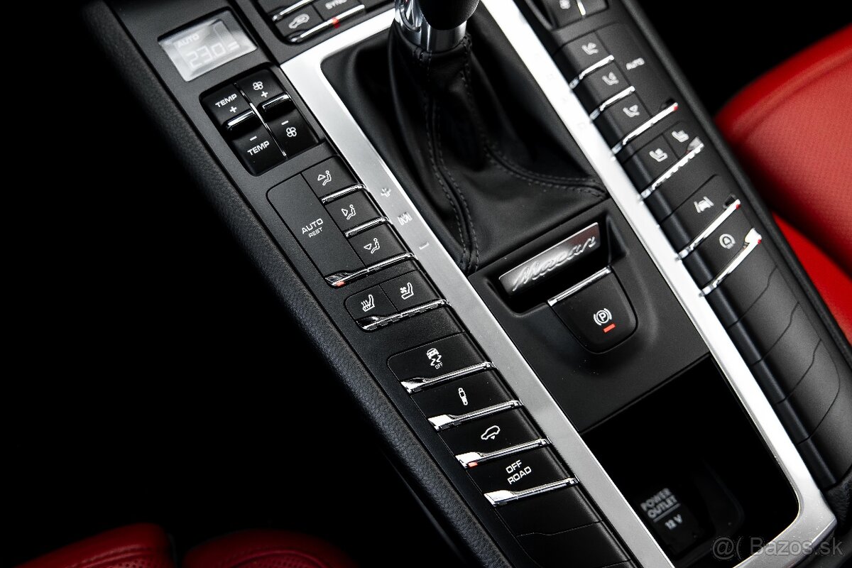 Porsche Macan 2.0 4x4 A/T - 17