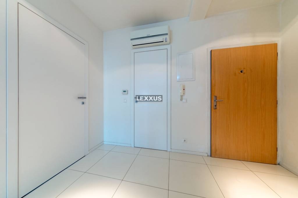 | veľkometrážny moderný byt v pulzujúcej lokalite Karadžičov - 17