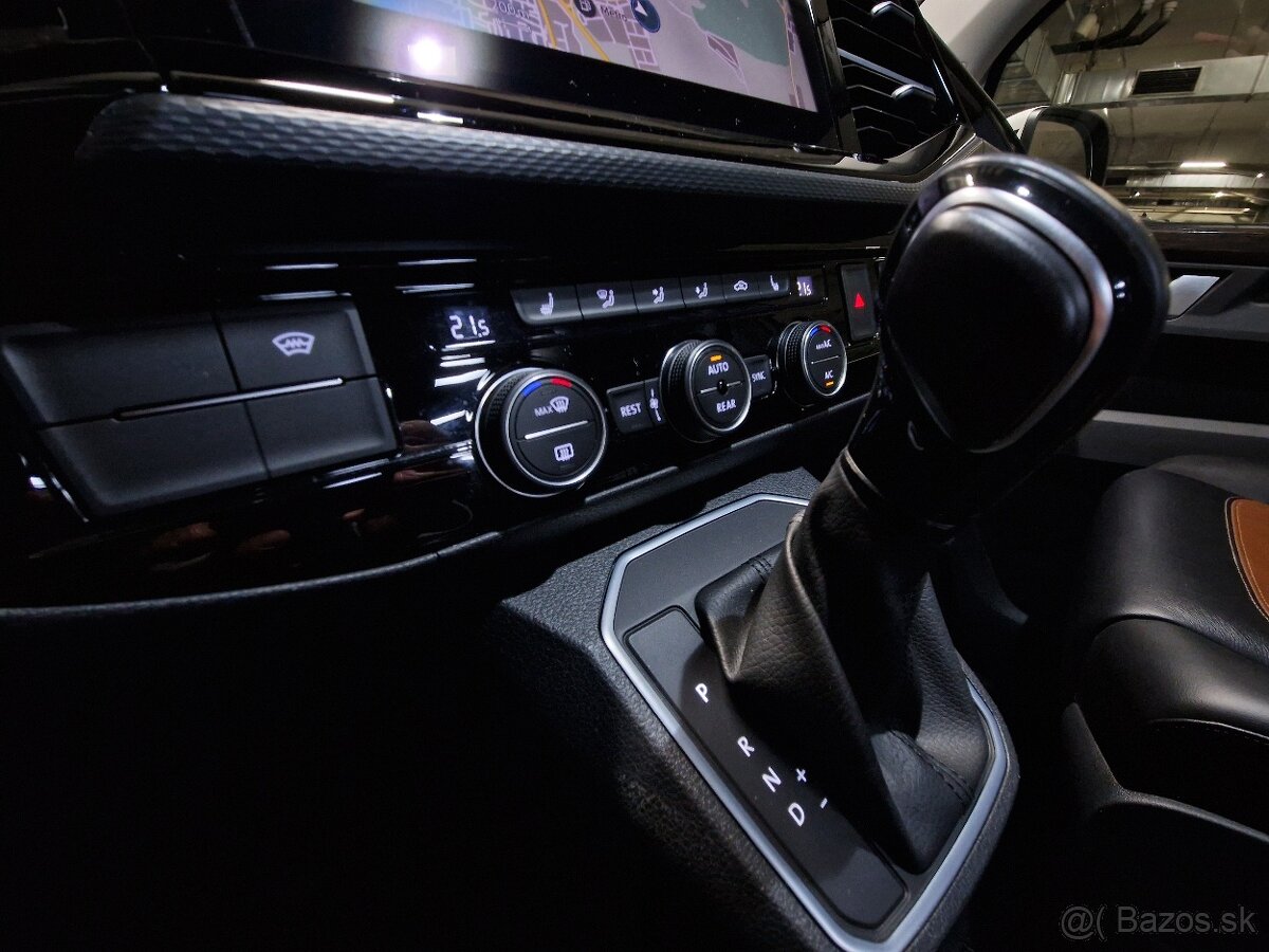 VW Multivan 2,0 4MOTION 150kW Automat HIGHLINE Virtual Koža - 17