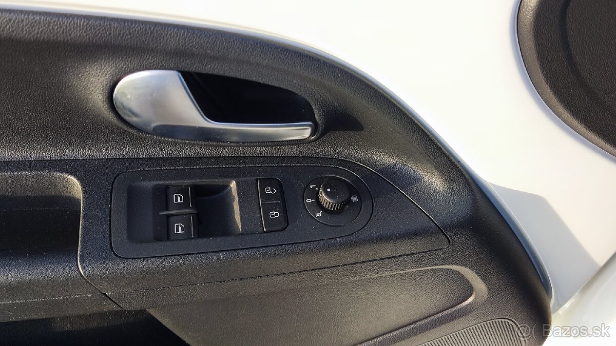 Volkswagen e-UP - 17