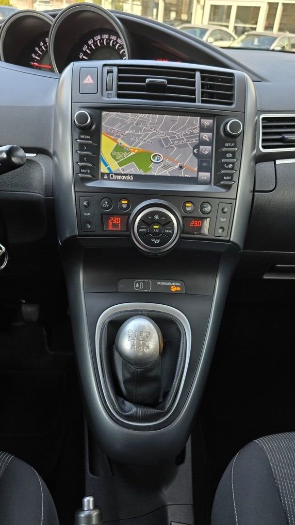 Toyota Verso 1.8 Valvematic Active Trend - 17