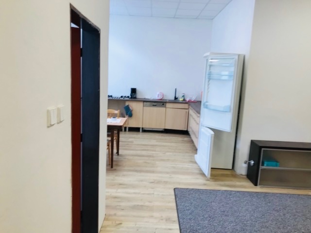 POLYFUNKČNÝ OBJEKT - 4. podlažný, 168m2, PO - 17