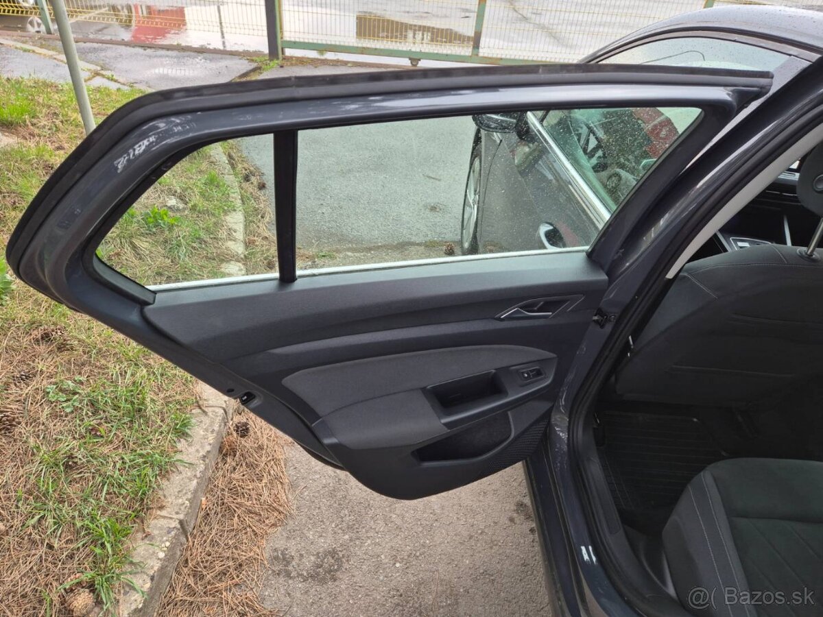 Volkswagen Golf 1.5 eTSI ACT Style DSG - 17