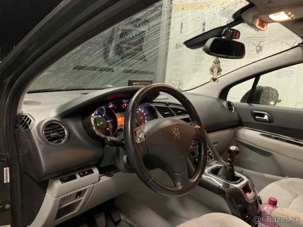 Peugeot 5008 1.6 HDi 7Miestne - 17