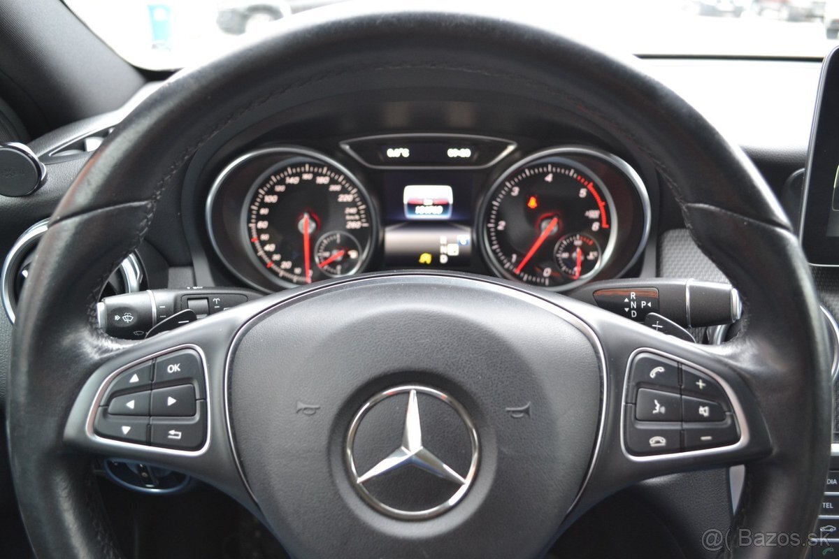 Mercedes-Benz GLA 200d A/T - 17