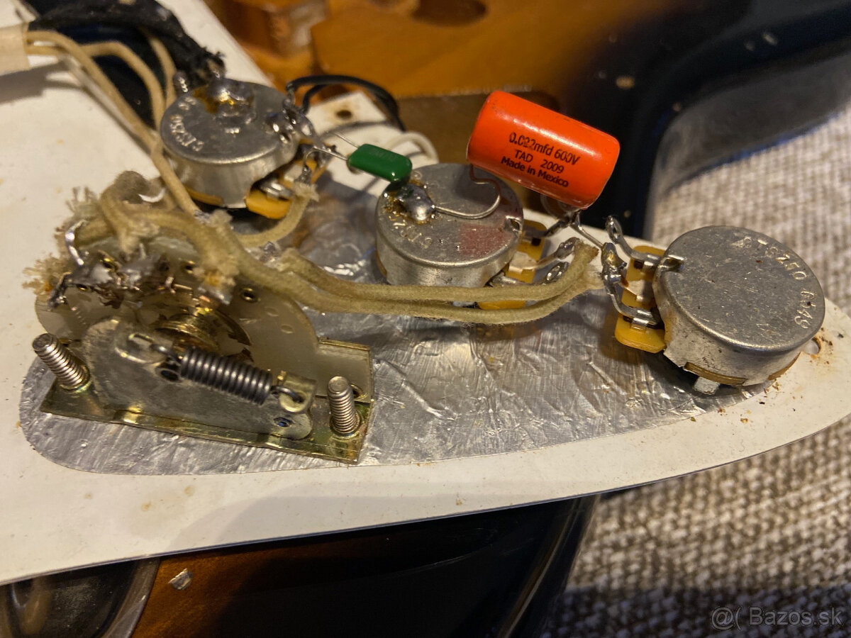 Fender Stratocaster JV57 1982 - 17