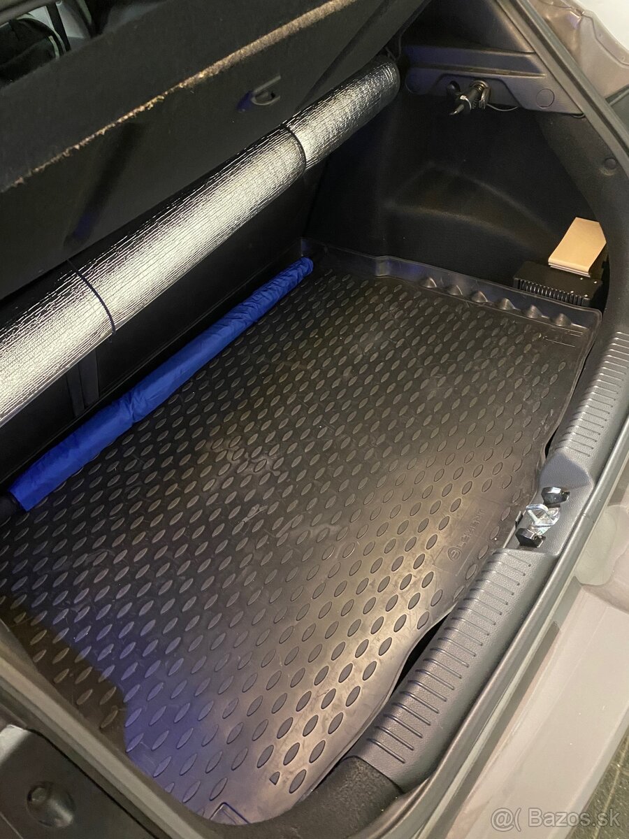 Hyundai i30 GDH 1.4 / 100k /73.60 kw // 44.XXXkm// - 17