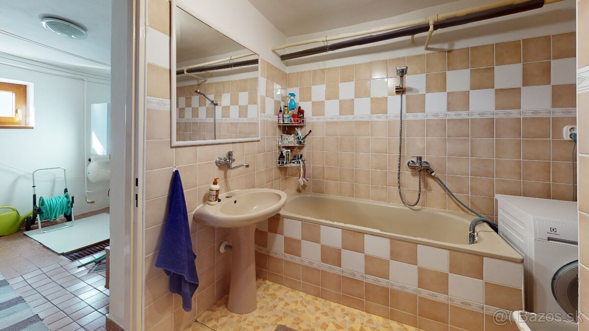 Moderný rodinný dom v tichej a vyhľadávanej lokalite vo VK - 17