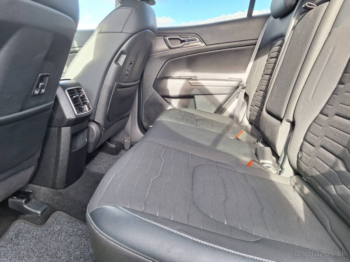 Kia Sportage 1.6 T-GDi mHEV 4WD A/T Platinum,Pôvodný lak, SR - 17