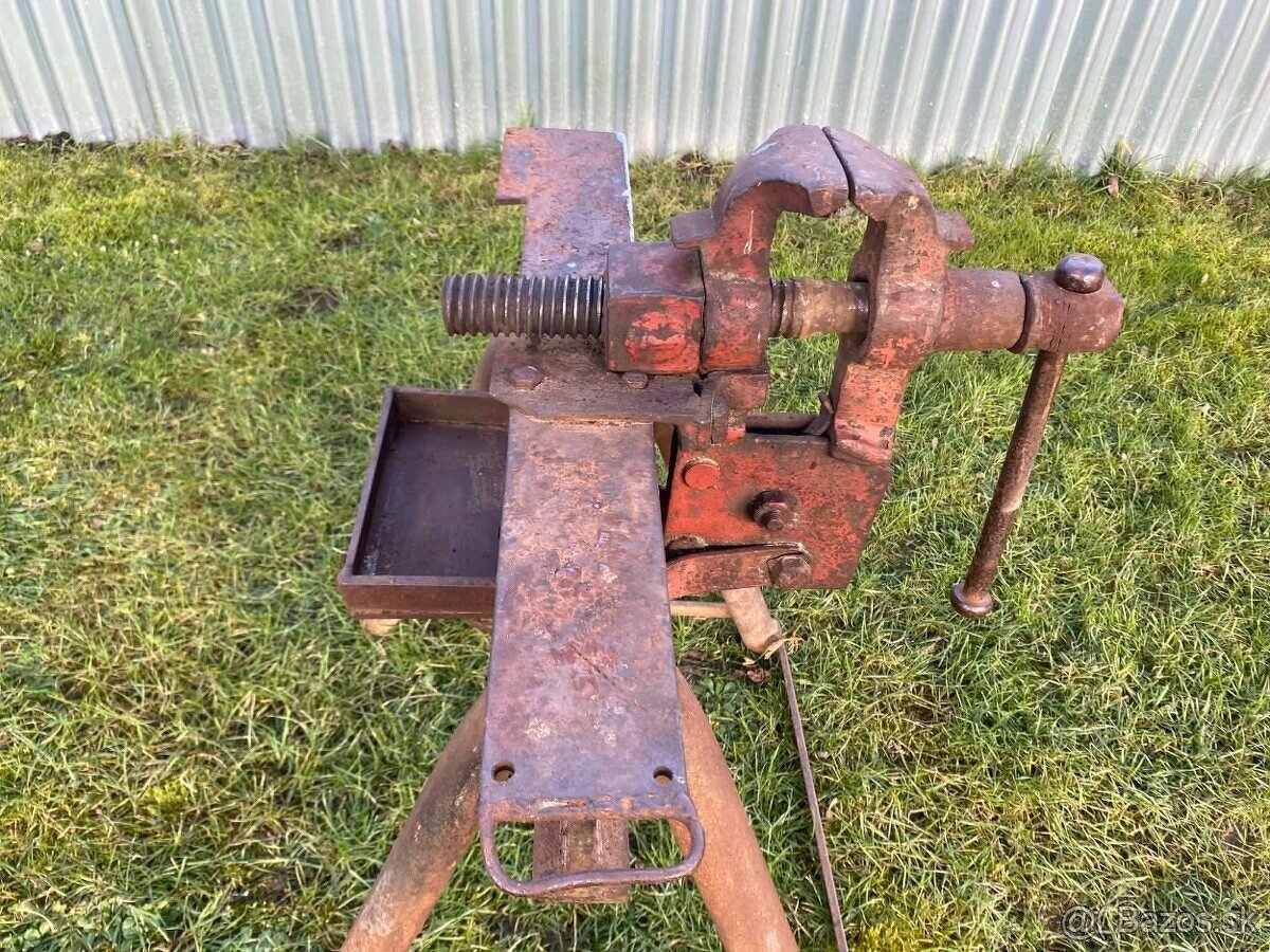 Kováčsky zverák - 17