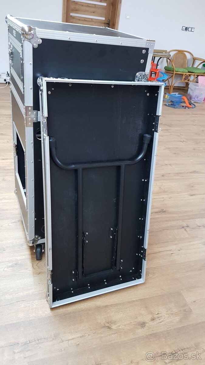 Predam Pult pre DJ alebo zvukára - 17