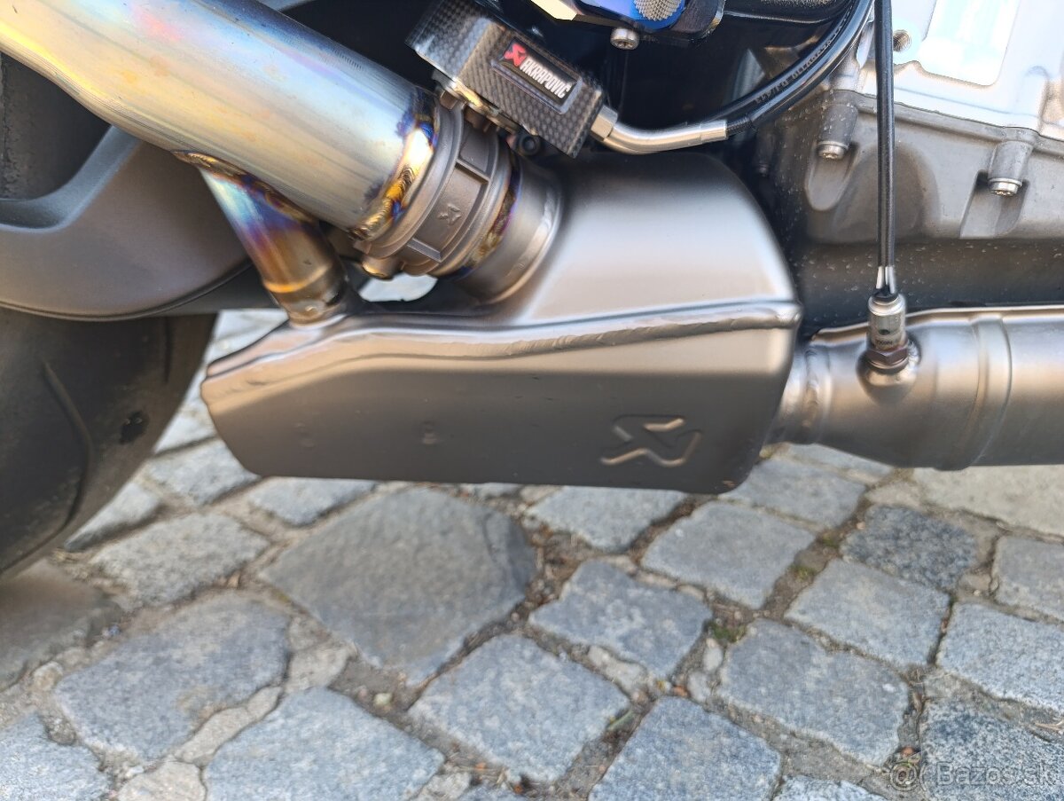 BMW M 1000 R competition - 17
