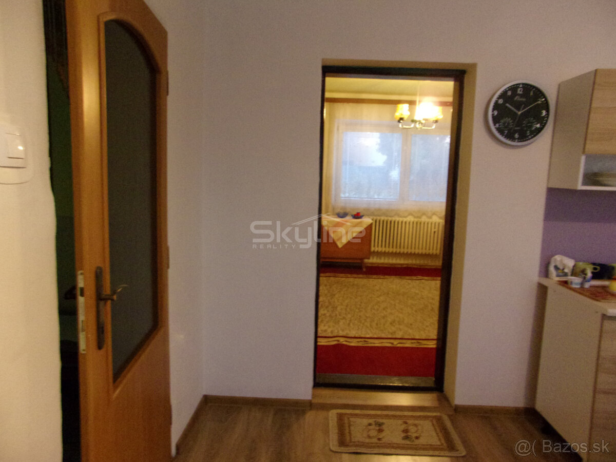 Výrazne znížená cena -predaj 4 izbový rodinný dom, 2 garáže, - 17