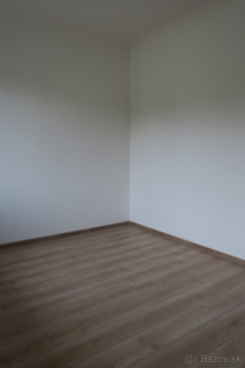 Novostavba na predaj v obci Dvory nad Žitavou. - 17