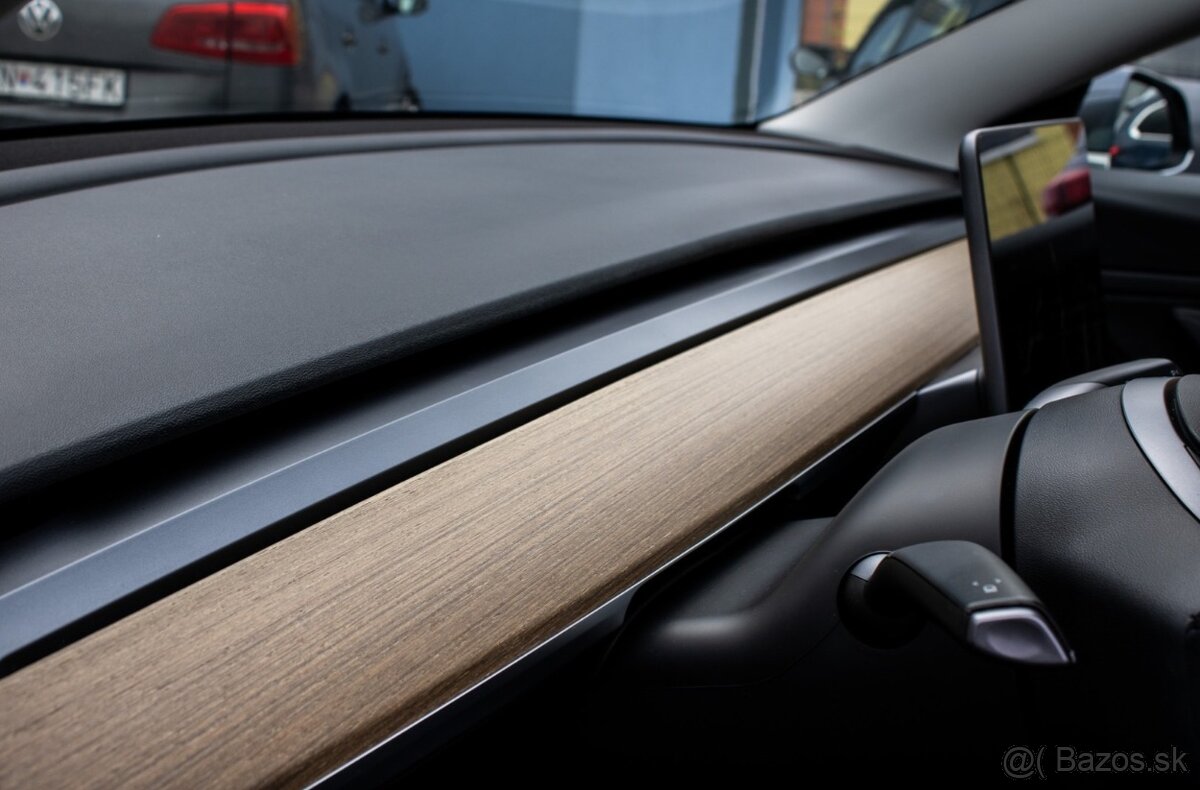 Tesla Model 3 Long Range - 17