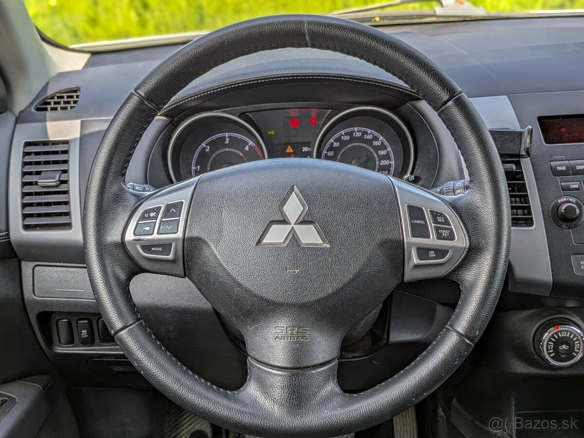Mitsubishi Outlander 2.2 DI-D 130kW Intense+, 4x4, 7-miestne - 17
