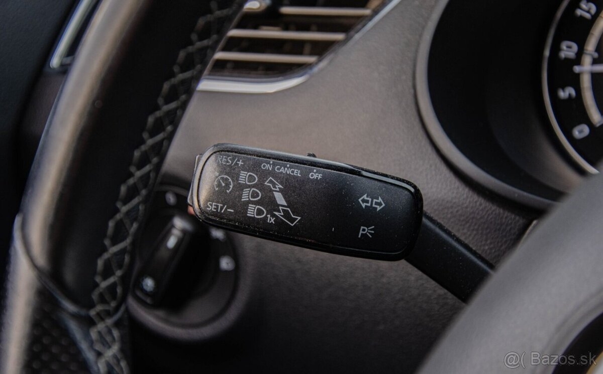 Škoda Octavia Combi 2.0 TDI RS - 17