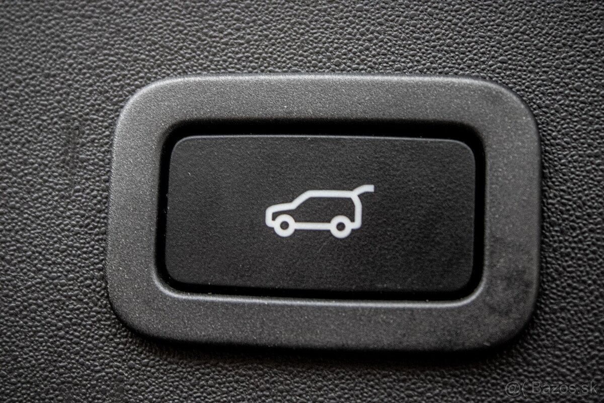 Jaguar E-Pace 2.0 AT9 110kW AWD Black Edition odpočet DpH - 17