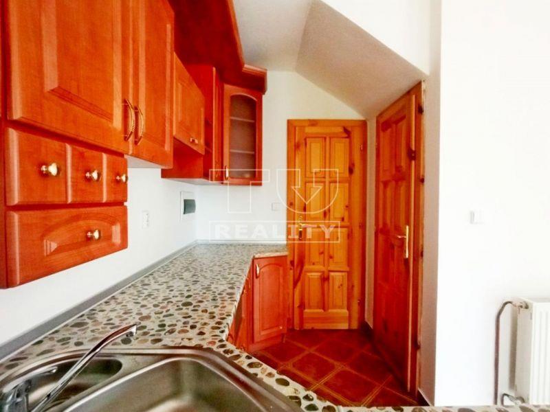 TUreality ponúka na predaj krásny rodinný dom vo Veľkej... - 17