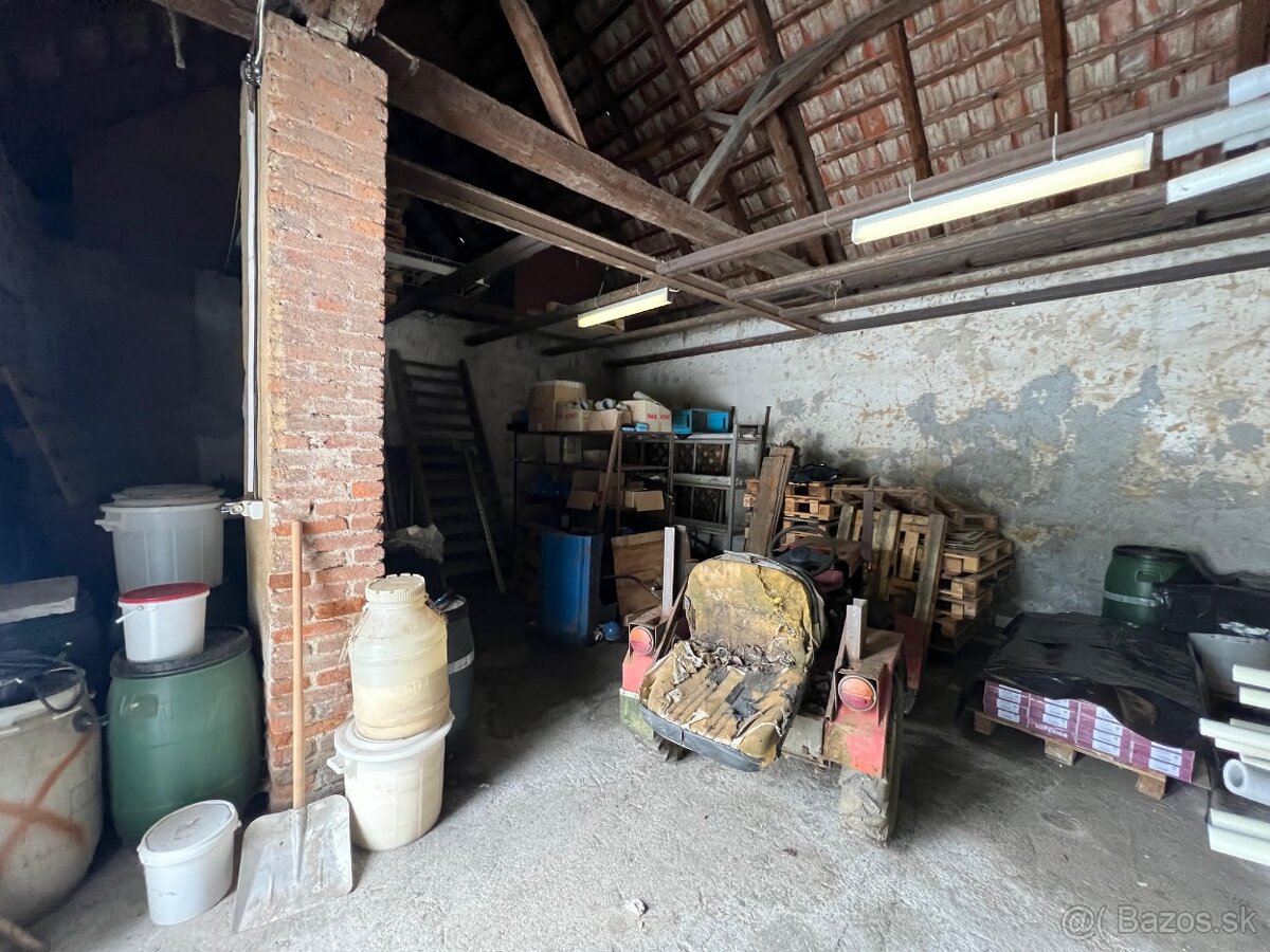 Rodinný dom/predajňa - 17