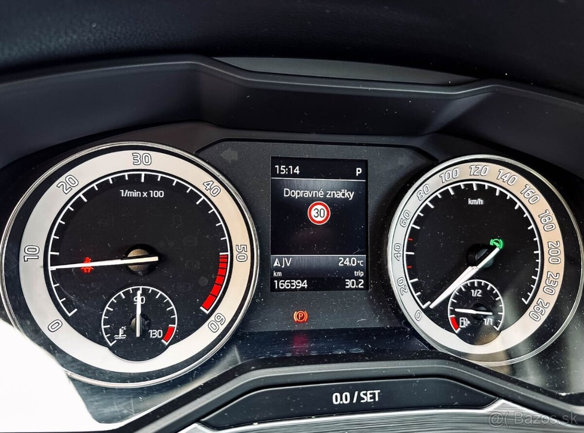 Škoda Superb 2.0 TDI SCR Style DSG - 17