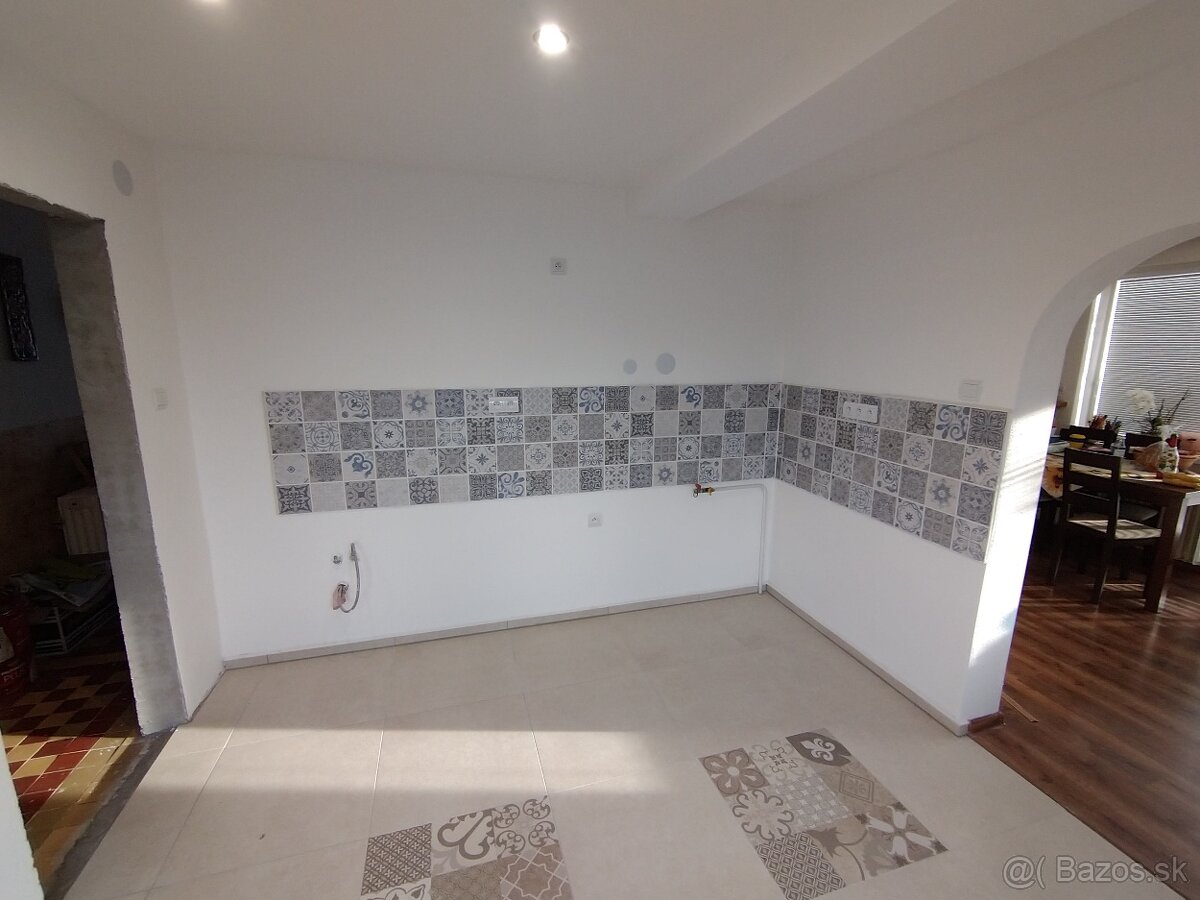 Rekonštrukcie, stavby a práce v interiéry a exteriéry - 17