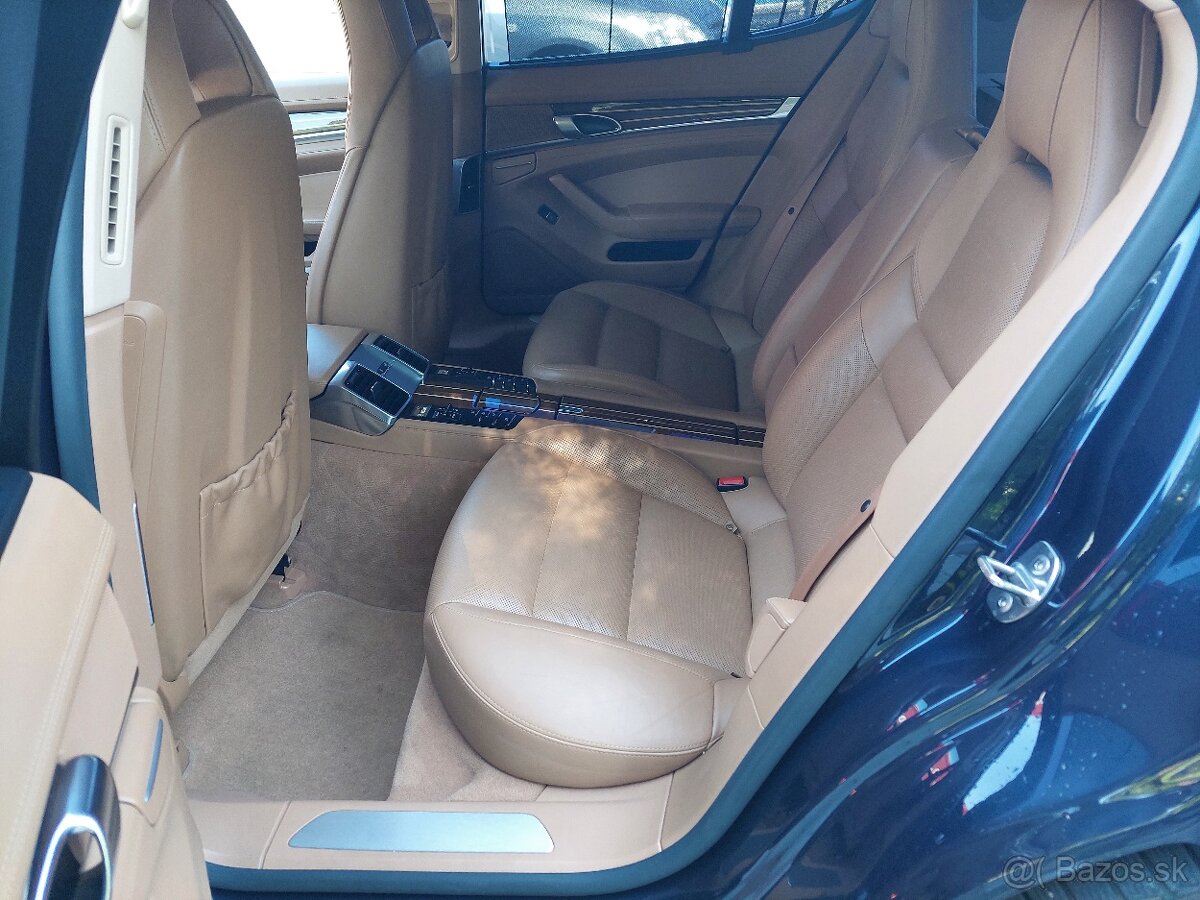 Porsche Panamera S - 17