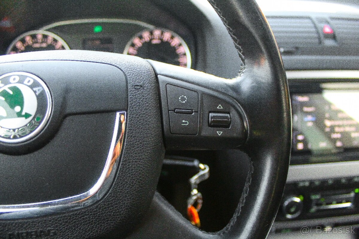Škoda Octavia Combi 2.0 TDI 4x4 Elegance - 17