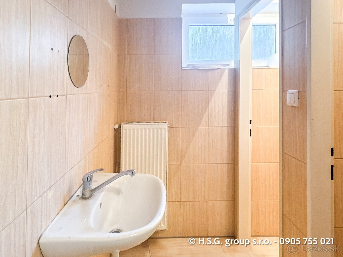 Na predaj - Komerčná budova s veľkým pozemkom - 17