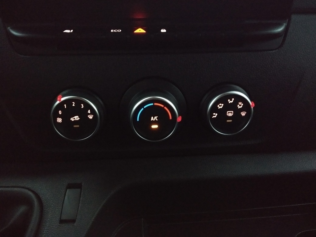 2021_RENAULT MASTER dCi135_2x KLIMA_10.999€ netto_ZÁRUKA_ - 17