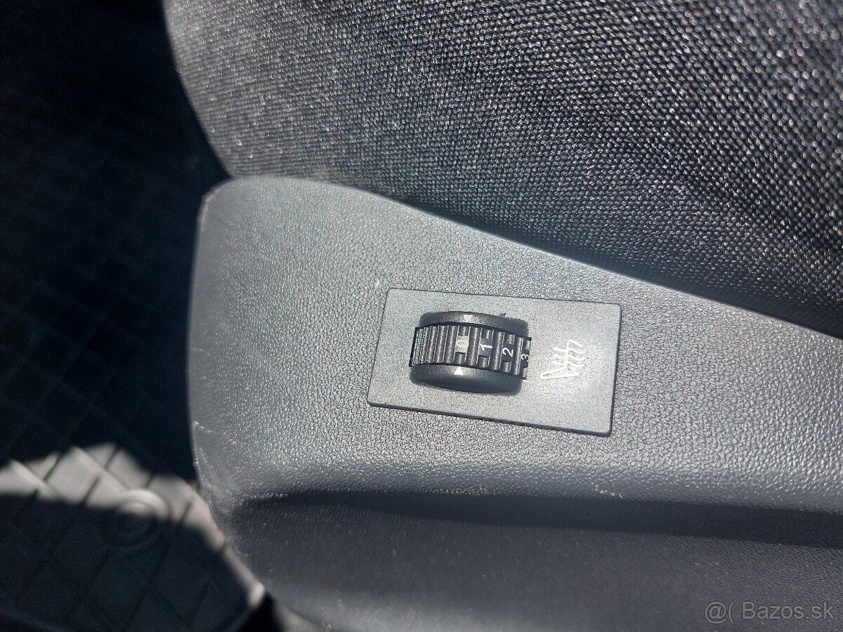 Peugeot 208 1.2 PureTech STYLE - 17