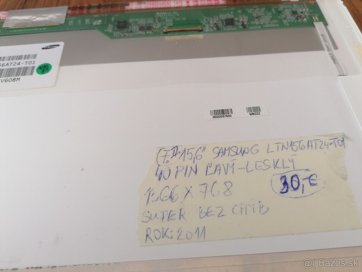 Predám 15,6" displeje do notebookov. - 17