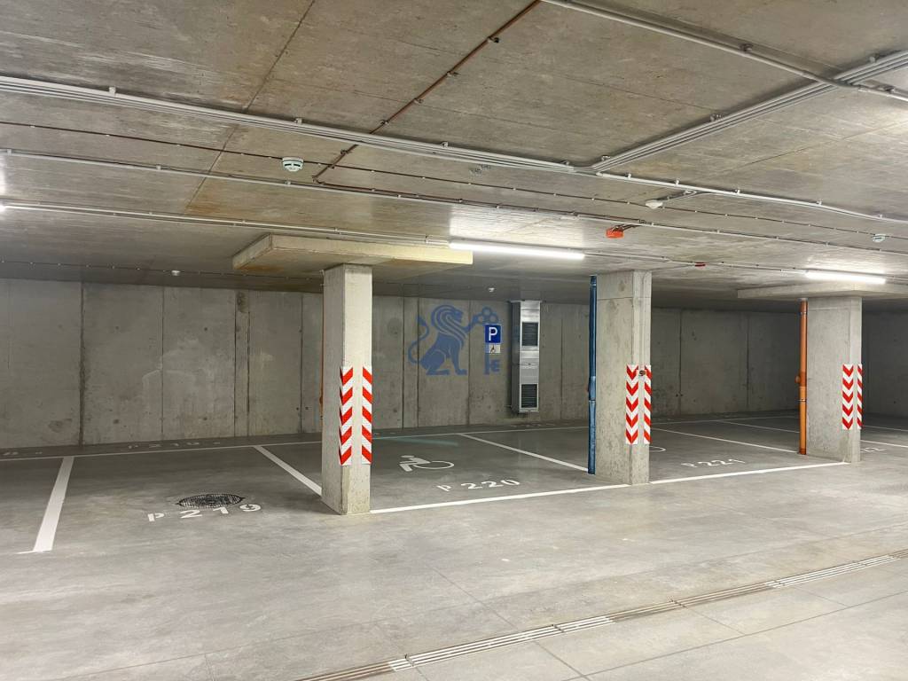 Prenájom kancelárskych / obchodných priestorov s terasou - R - 17