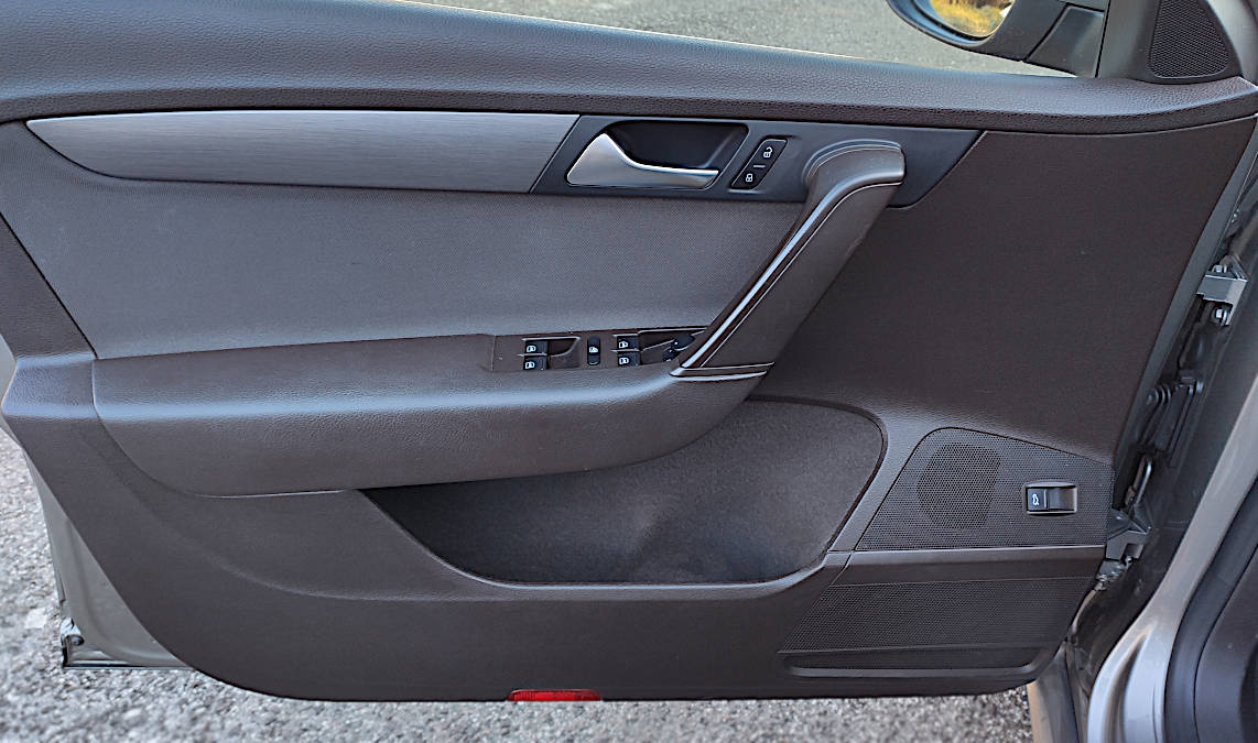 VW Passat Variant 2.0 TDI Comfortline - 17