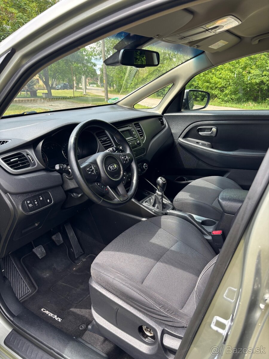 Kia Carens 1.6 GDi EX - 17