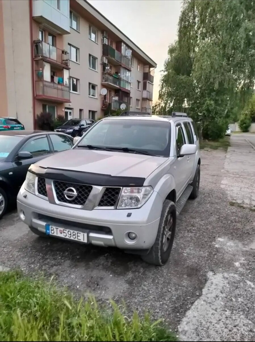 Nissan Pathfinder R51 128kW r.2006 - 17