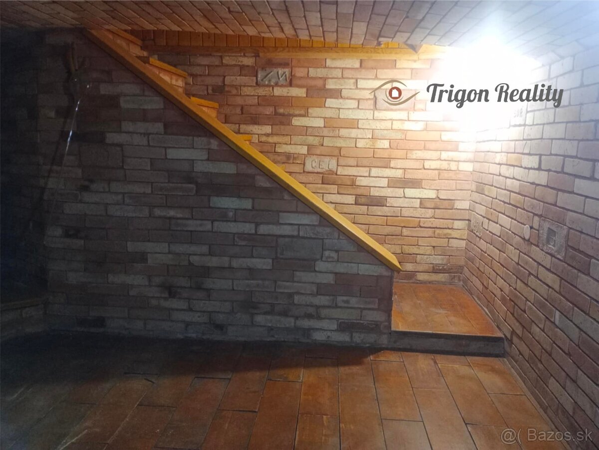 Rodinný dom s netradičným interiérom - KOMÁRNO - 17